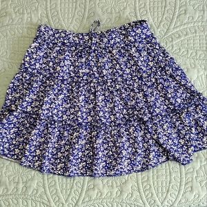 EUC SHEIN flouncy royal blue floral tiered mini skirt